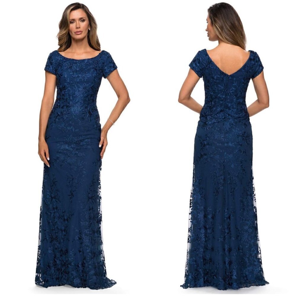 LA FEMME Three Quarter Sleeve Floral Lace Evening Gown in Navy Size US 8